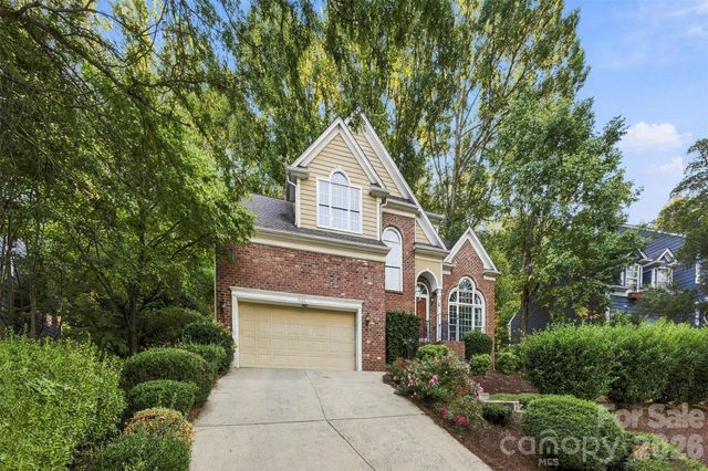 4131 Beauvista Drive, Charlotte, NC 28269