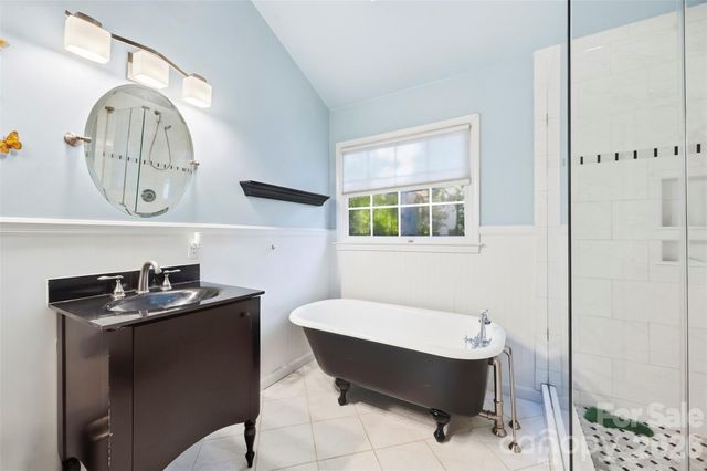 4131 Beauvista Drive, Charlotte, NC 28269