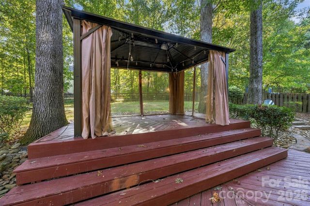 4131 Beauvista Drive, Charlotte, NC 28269