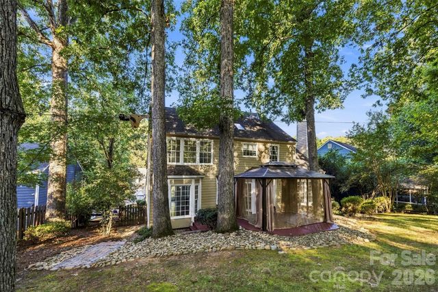 4131 Beauvista Drive, Charlotte, NC 28269