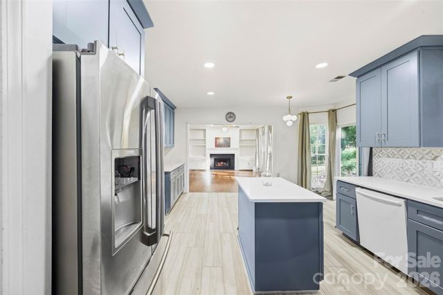 4131 Beauvista Drive, Charlotte, NC 28269