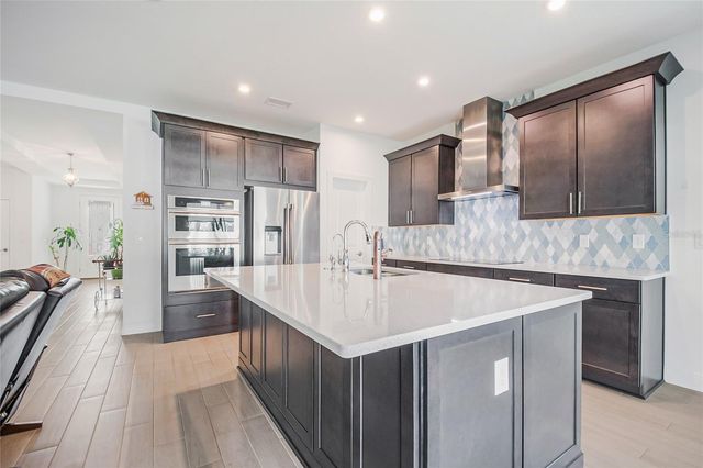 5785 WALLIS LANE, St Cloud, FL 34771