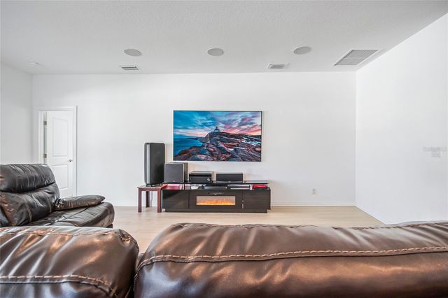 5785 WALLIS LANE, St Cloud, FL 34771