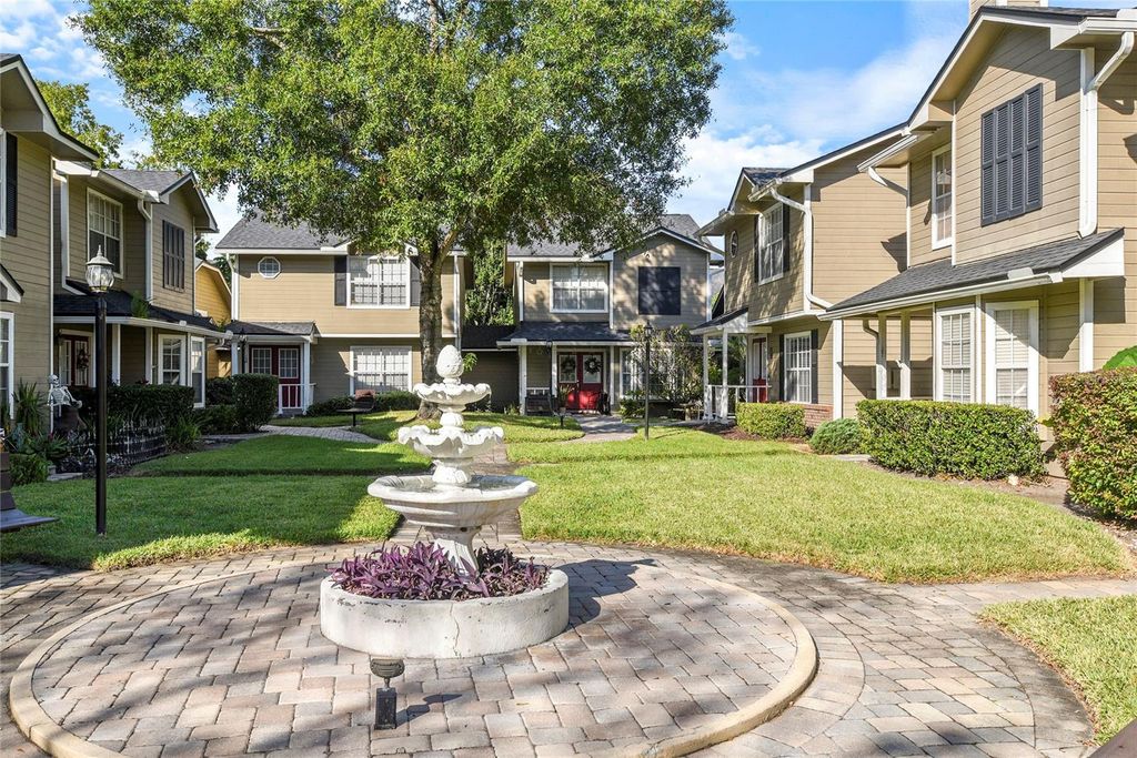 Image 6 of property listing at 6020 SCOTCHWOOD GLEN 108, Orlando, FL 32822