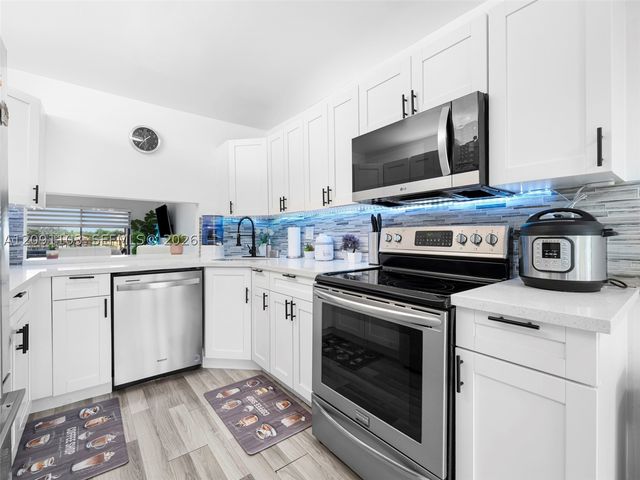 400 NW 214th St 203, Miami Gardens, FL 33169