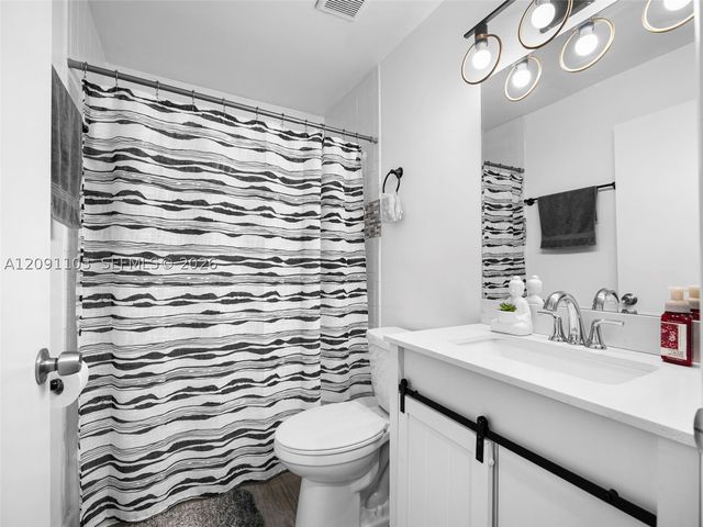 400 NW 214th St 203, Miami Gardens, FL 33169