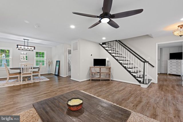 8730 MAPLEVILLE, Mount Airy, MD 21771