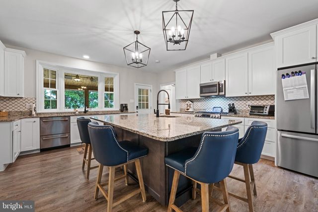 8730 MAPLEVILLE, Mount Airy, MD 21771