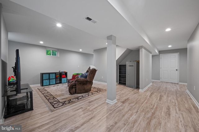 8730 MAPLEVILLE, Mount Airy, MD 21771