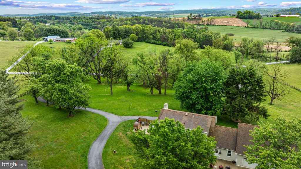 Image 9 of property listing at 8730 MAPLEVILLE, Mount Airy, MD 21771