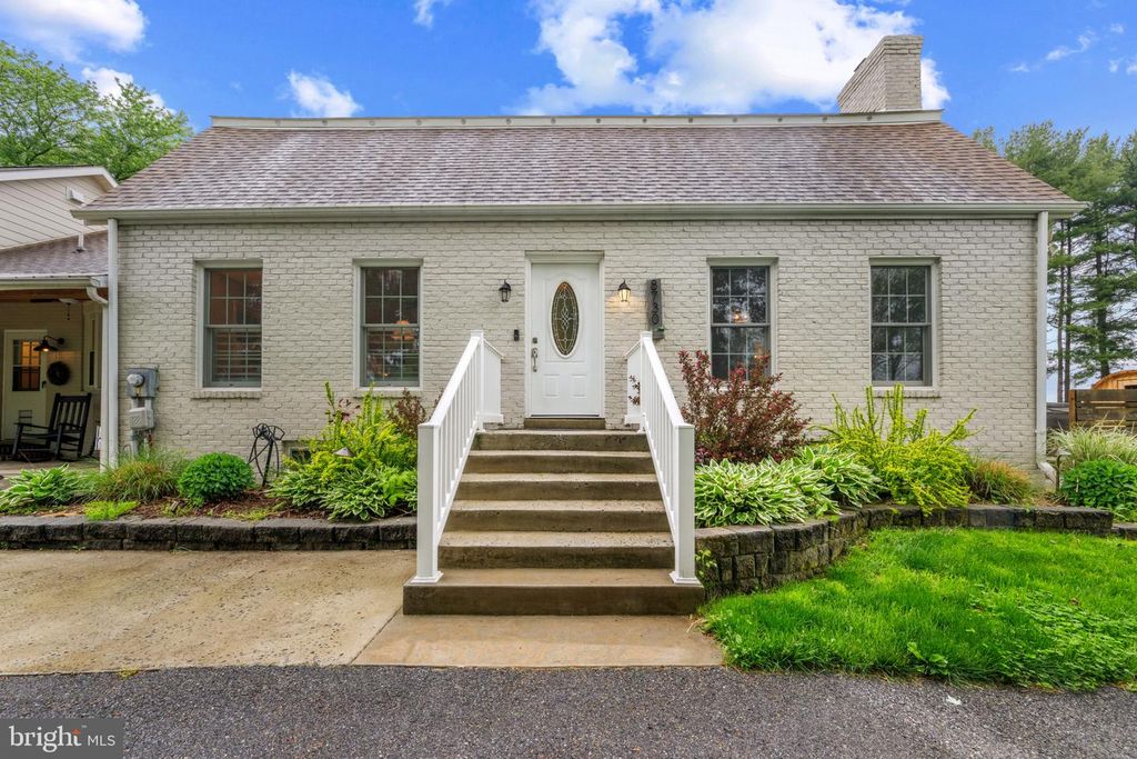Image 10 of property listing at 8730 MAPLEVILLE, Mount Airy, MD 21771