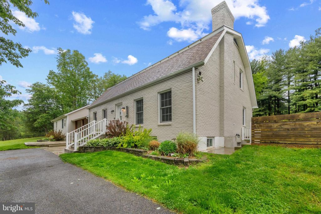Image 11 of property listing at 8730 MAPLEVILLE, Mount Airy, MD 21771