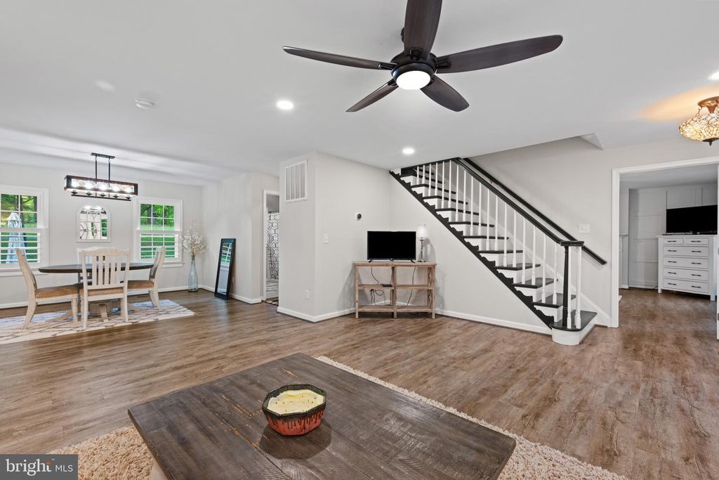 Image 15 of property listing at 8730 MAPLEVILLE, Mount Airy, MD 21771