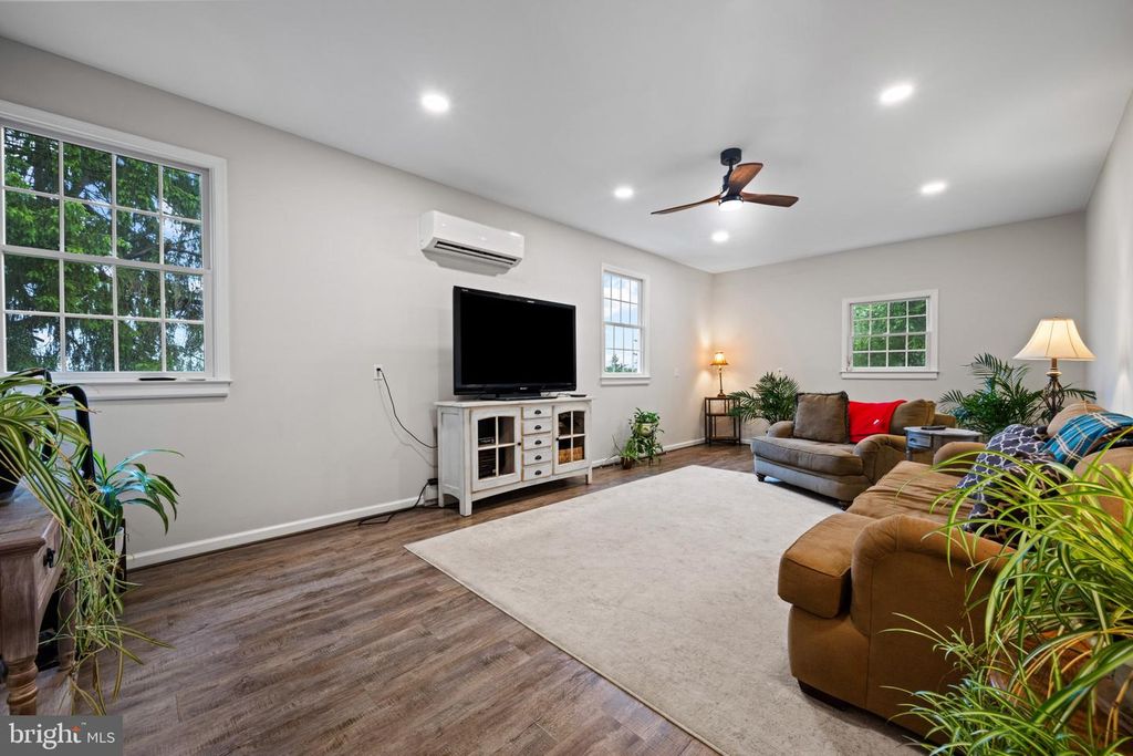 Image 25 of property listing at 8730 MAPLEVILLE, Mount Airy, MD 21771