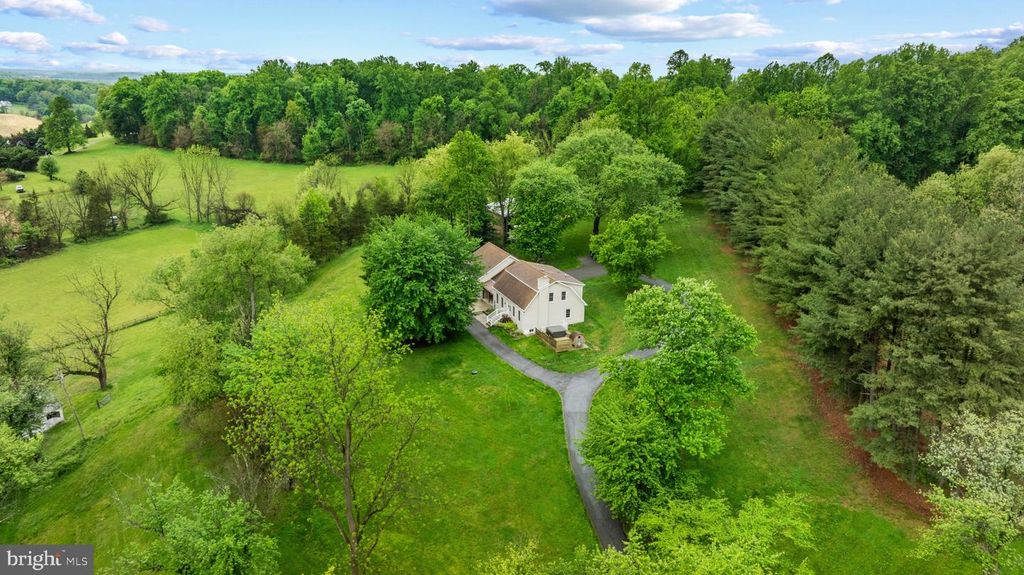 Image 2 of property listing at 8730 MAPLEVILLE, Mount Airy, MD 21771