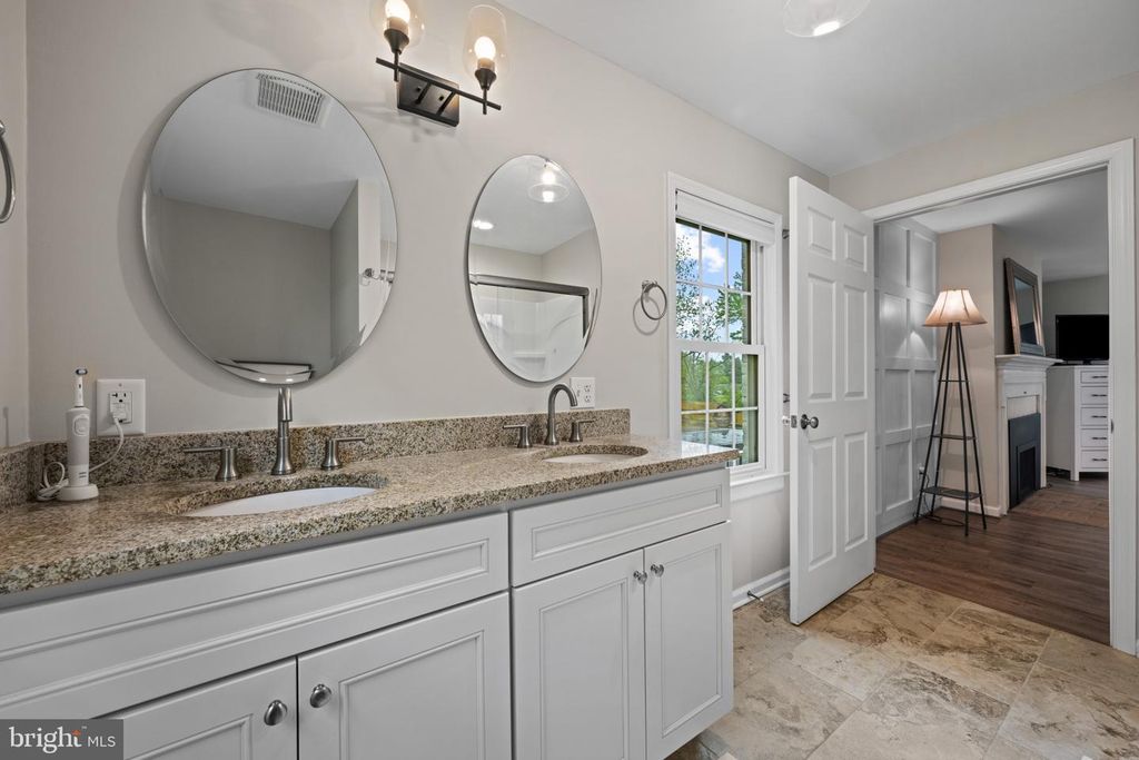 Image 32 of property listing at 8730 MAPLEVILLE, Mount Airy, MD 21771