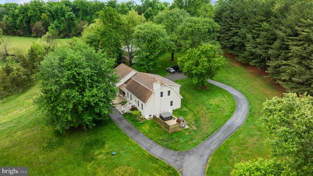 Image 3 of property listing at 8730 MAPLEVILLE, Mount Airy, MD 21771