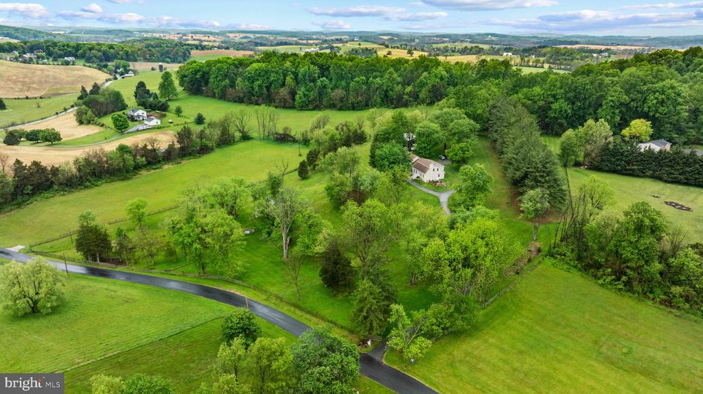 Image 5 of property listing at 8730 MAPLEVILLE, Mount Airy, MD 21771