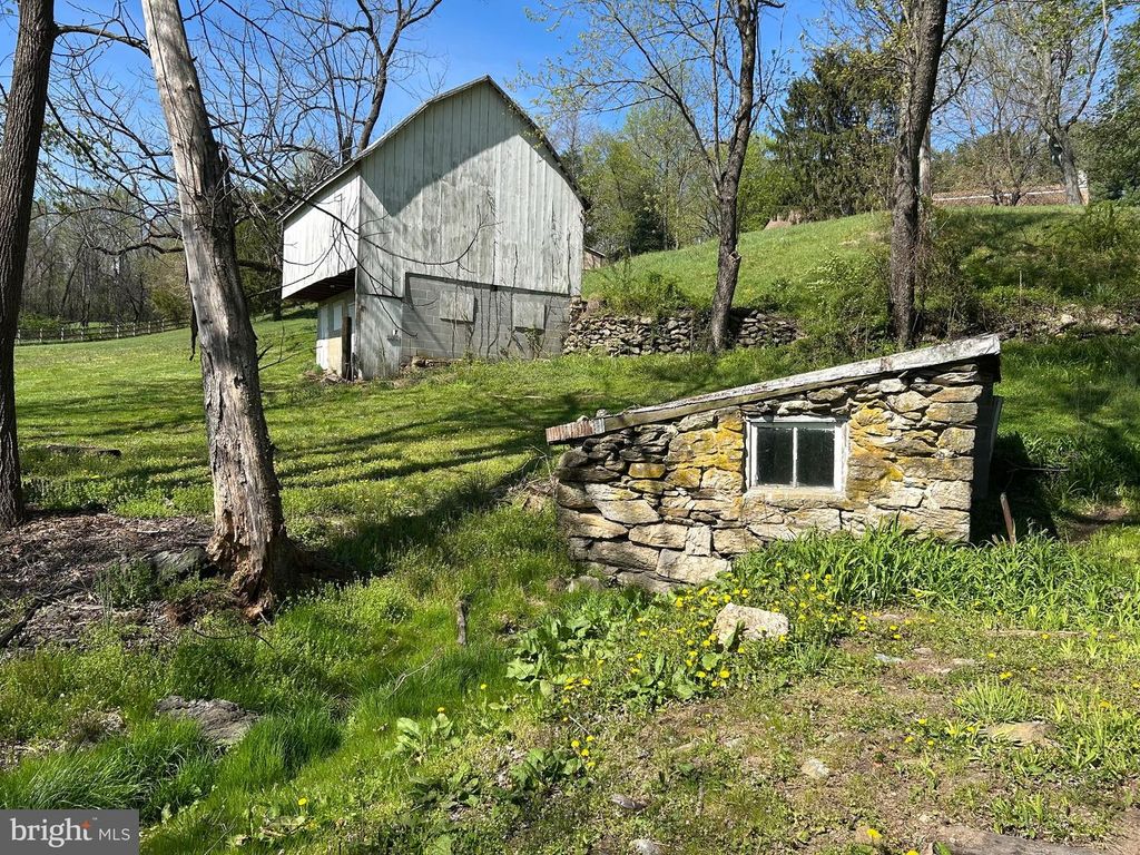 Image 74 of property listing at 8730 MAPLEVILLE, Mount Airy, MD 21771