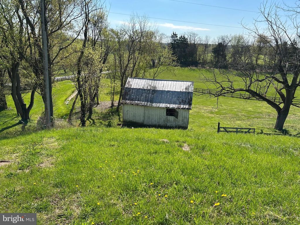 Image 79 of property listing at 8730 MAPLEVILLE, Mount Airy, MD 21771
