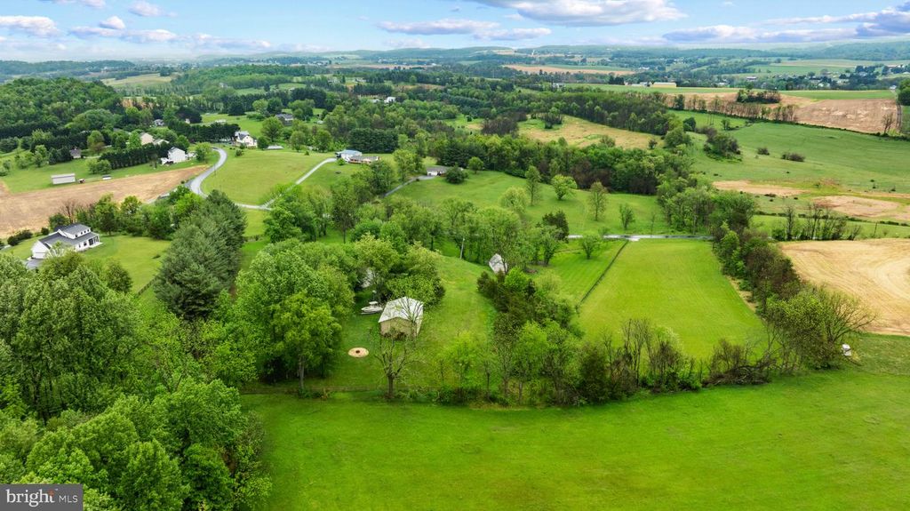Image 91 of property listing at 8730 MAPLEVILLE, Mount Airy, MD 21771