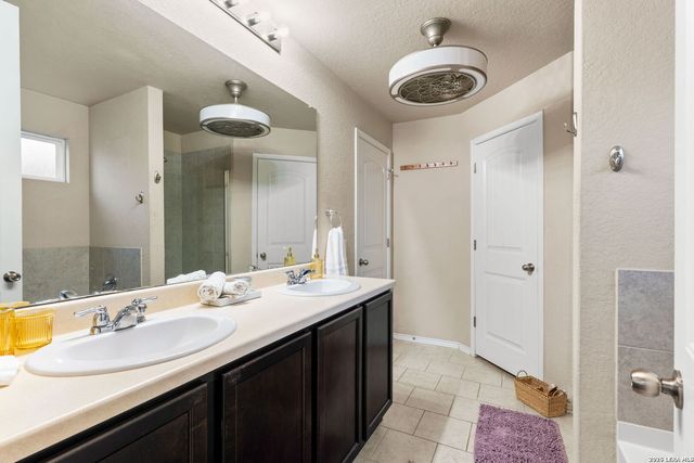 14033 Shivers Cv, San Antonio, TX 78254