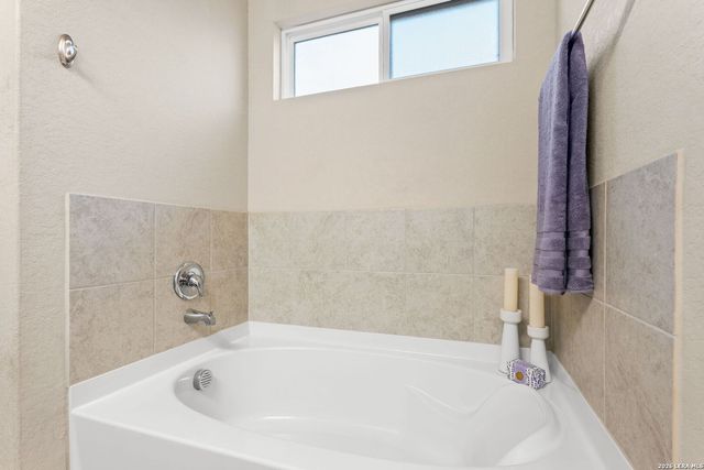 14033 Shivers Cv, San Antonio, TX 78254