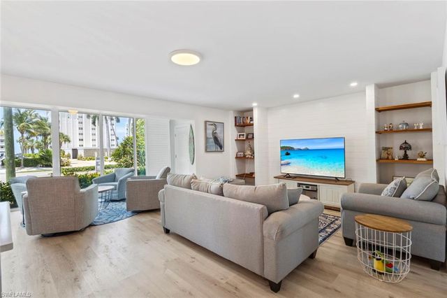 1910 Gulf Shore BLVD N 104, Naples, FL 34102