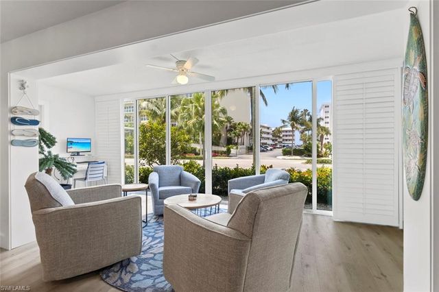 1910 Gulf Shore BLVD N 104, Naples, FL 34102