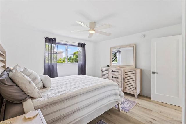 1910 Gulf Shore BLVD N 104, Naples, FL 34102