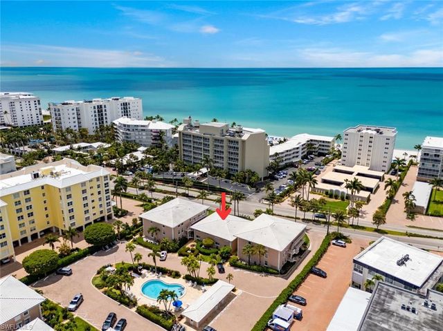 1910 Gulf Shore BLVD N 104, Naples, FL 34102
