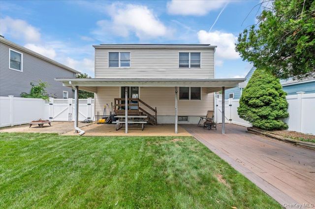 45 Concord Avenue, Bethpage, NY 11714