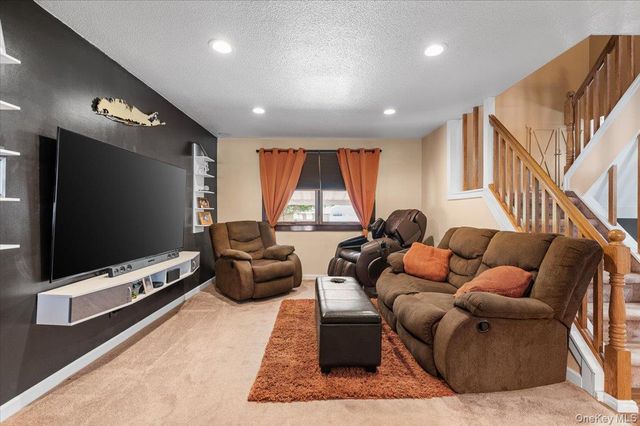 45 Concord Avenue, Bethpage, NY 11714