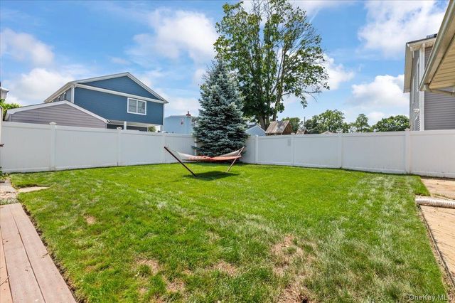 45 Concord Avenue, Bethpage, NY 11714