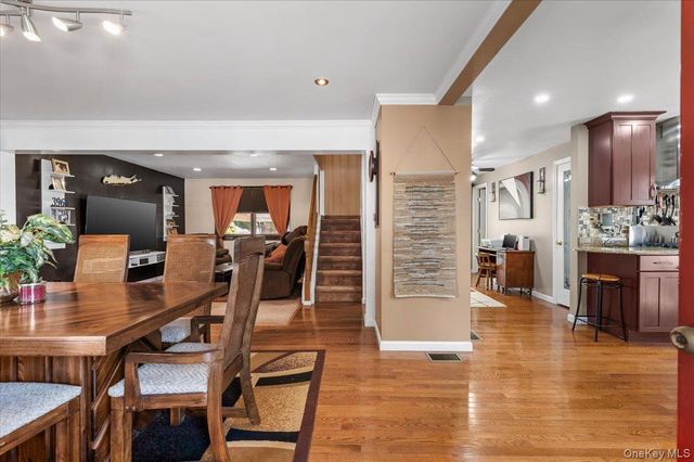 45 Concord Avenue, Bethpage, NY 11714
