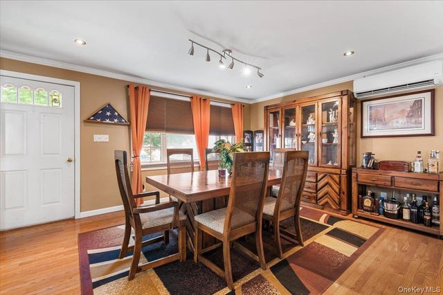 45 Concord Avenue, Bethpage, NY 11714