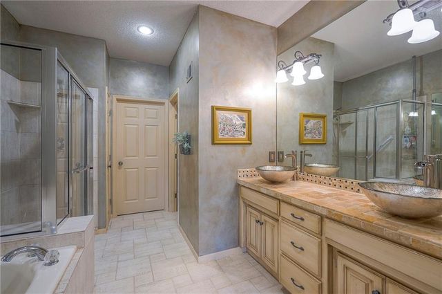 6403 W 144th Street, Overland Park, KS 66223