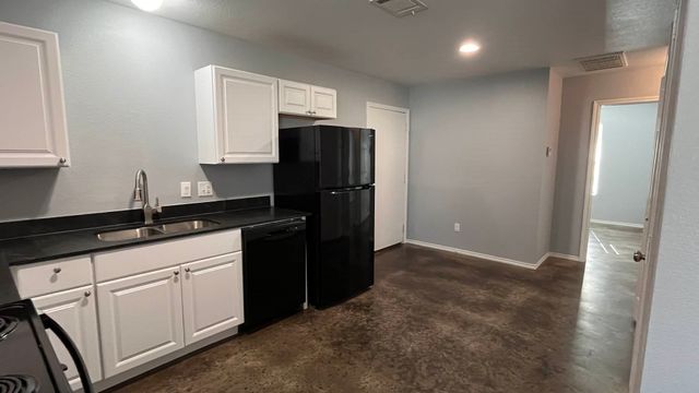 905 W Seventh Street, Bonham, TX 75418