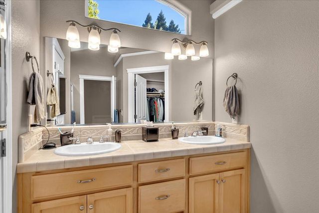 1119 River Ridge Drive, Redding, CA 96003