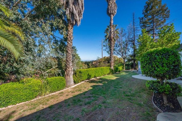 1119 River Ridge Drive, Redding, CA 96003