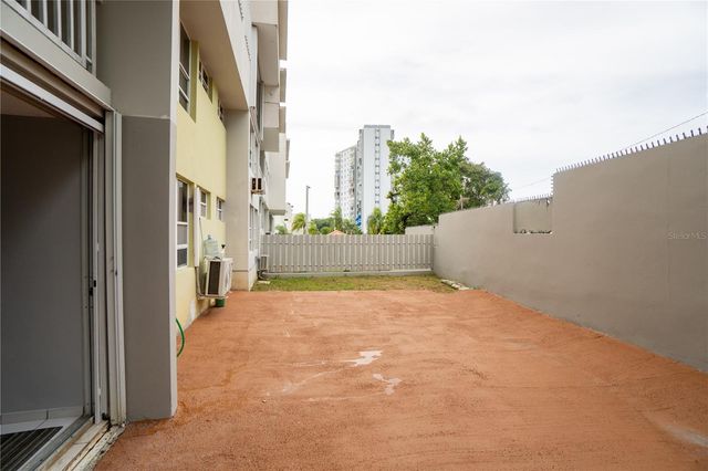 Cond Caparra Chalets 8 2A1, Guaynabo, PR 00966