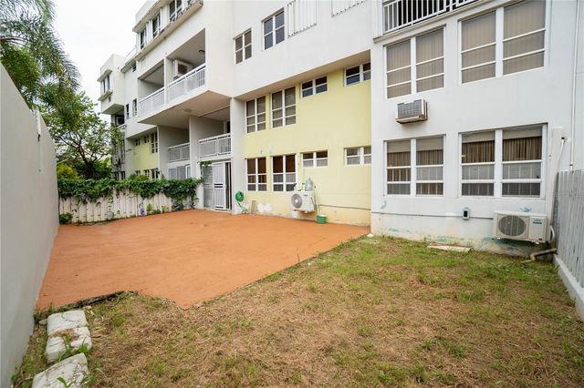 Cond Caparra Chalets 8 2A1, Guaynabo, PR 00966