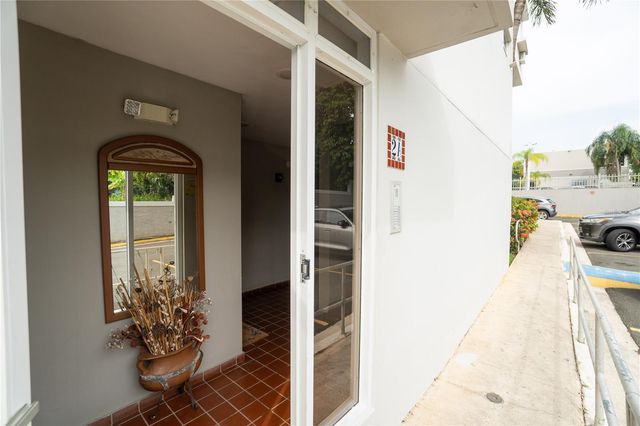 Cond Caparra Chalets 8 2A1, Guaynabo, PR 00966