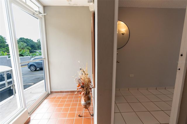 Cond Caparra Chalets 8 2A1, Guaynabo, PR 00966