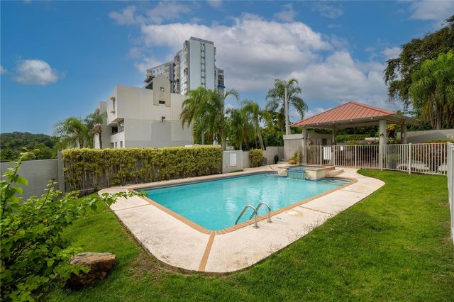 Cond Caparra Chalets 8 2A1, Guaynabo, PR 00966