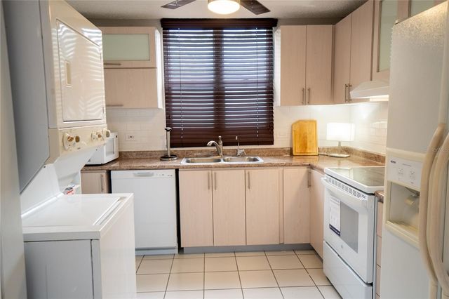 Cond Caparra Chalets 8 2A1, Guaynabo, PR 00966