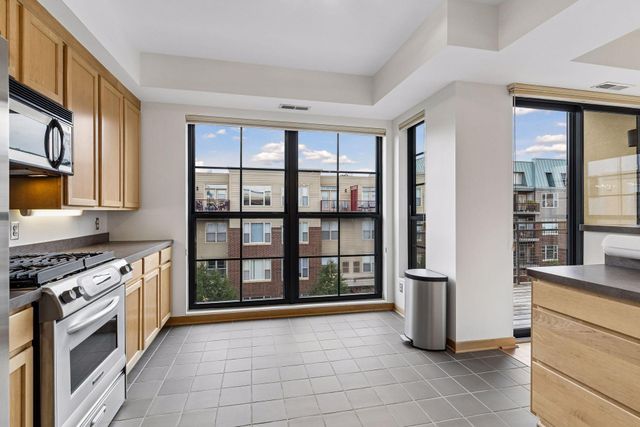 2566 Ellis Avenue 404, Saint Paul, MN 55114
