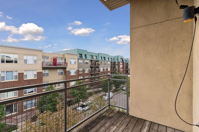 2566 Ellis Avenue 404, Saint Paul, MN 55114