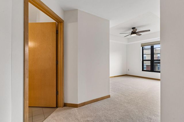 2566 Ellis Avenue 404, Saint Paul, MN 55114