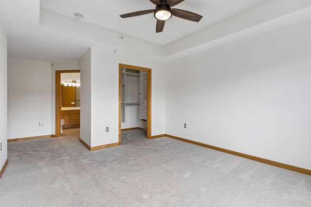 2566 Ellis Avenue 404, Saint Paul, MN 55114